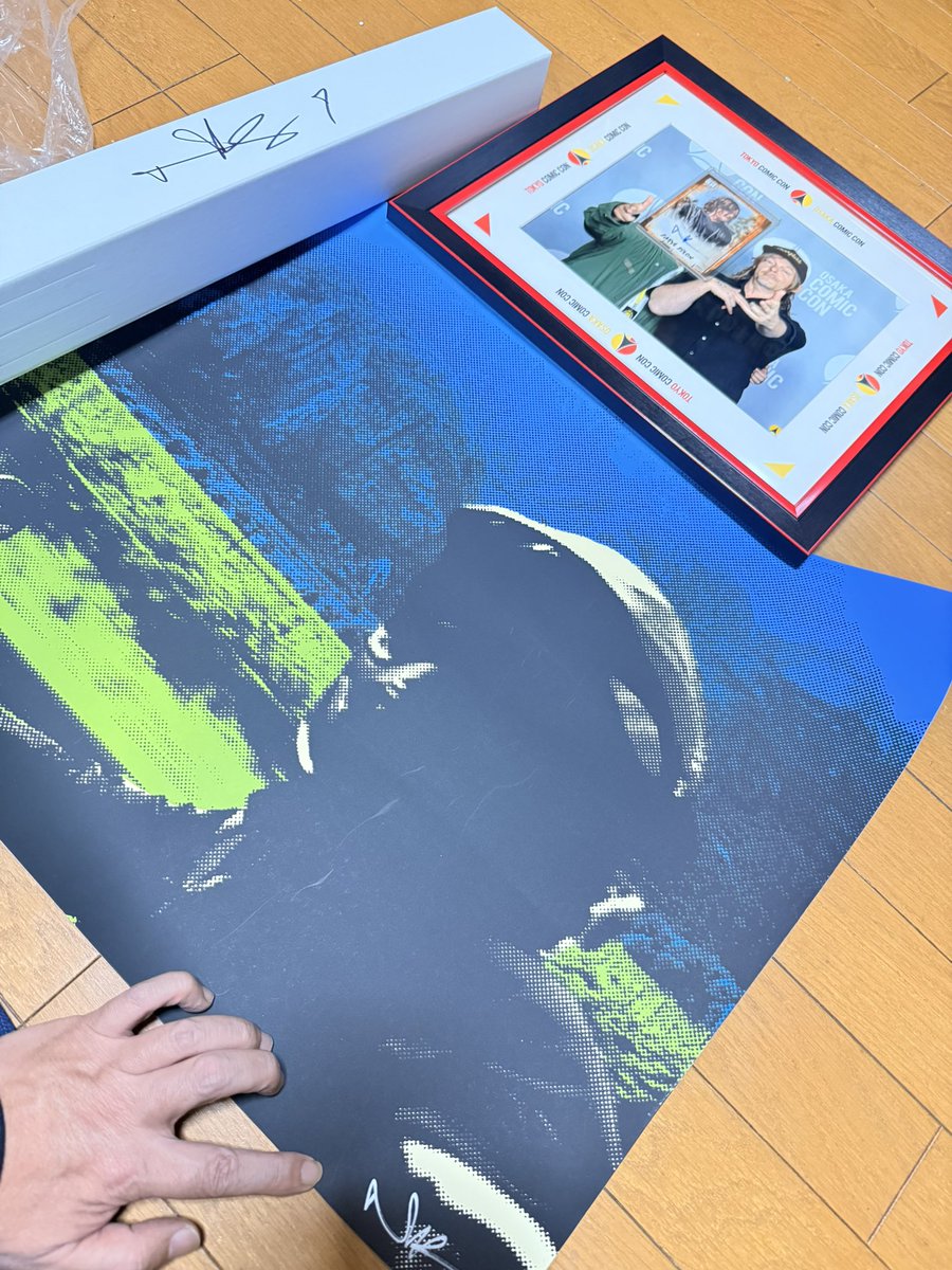 Hitchcock31's tweet photo. #ノーマンリーダス の個展
#INTRANSIT

シルクスクリーンを1枚Get 👍
大阪でも開催して欲しいですね。

#イントランジット　
#NormanReedus
#DeathStranding https://t.co/QRfXjtQF0h