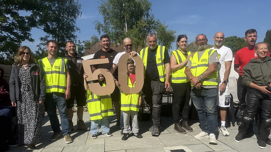RoofingToday's tweet image. #Construction charity @bandofbuilders recently celebrated the completion of its 50th project – renovating the home of an amputee Ipswich builder.
🔗 Read more: roofingtoday.co.uk/band-of-builde… #roofing