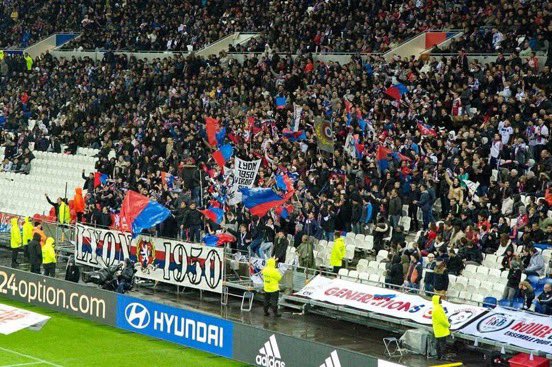 lyonnais74casu's tweet photo. L’évolution du groupe et du virage ne peut que nous laisser sans voix.
Un travail et une fidélité de longue haleine qui porte ses fruits de jours en jours.
Virage Sud Lyon. https://t.co/SkU7KHi9Rg