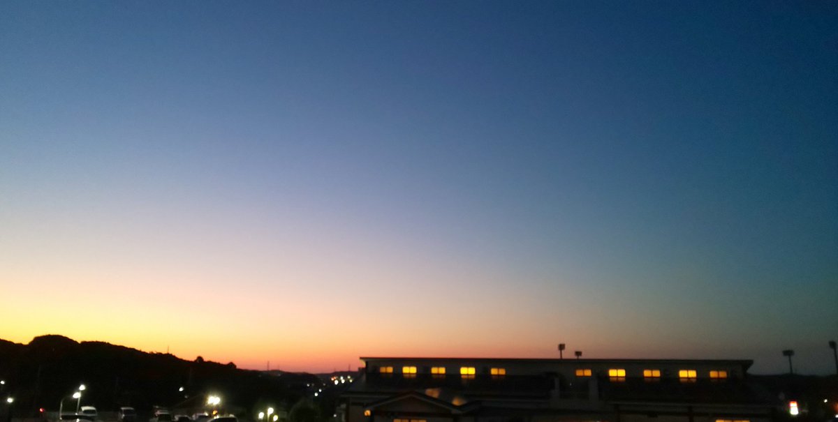 chikiTurquoise's tweet photo. 久しぶりに綺麗な夕焼け
#空
#夕焼け https://t.co/NSOH8cJBMt