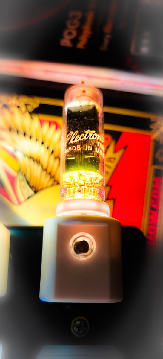 RSc774124's tweet photo. THANK YOU FOR ALL THE COMMENTS AND DM'S. PER SOME REQUEST I WILL HAVE THE NEW LIGHTS IN THE SHOP BY 9AM. THEY ARE MADE WITH TUBES FROM THE 40'S, 50'S AND 60'S. SOME LOGOS ARE STILL STRONG ON THE GLASS SOME ARE NOT! DEFINITELY A CONVERSATION STARTER! 
https://t.co/3CFEF7xTeC https://t.co/BSjW4XcOzk