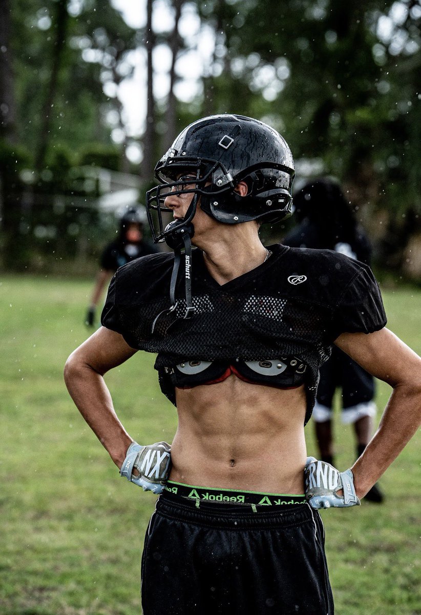 DamianRodz2028's tweet photo. Spring is here😤it’s kill or be killed now💪 https://t.co/jHfgSiN5gb