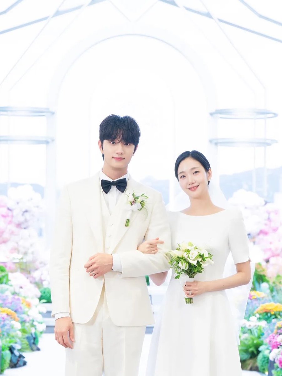 Yumi - Soonrok Wedding Message #YumisCells3 💌

> We would like to express our heartfelt gratitude. We sincerely thank you for taking the time to be with us as we begin this new chapter today. We will cherish each other and live beautifully together. We will hold your warm