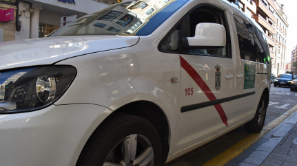STASAlbacete's tweet photo. 📢 Nueva convocatoria para obtener el permiso municipal preceptivo para conducir #taxis 🚖 https://t.co/7VYWgzphzJ 
✍️ Solicitudes hasta el lunes 25 de mayo https://t.co/izueyTVwyK