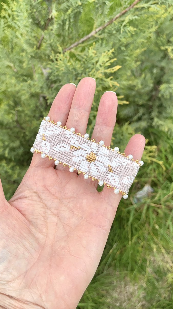 sevinchur's tweet photo. Lace Like Daisy Loom Bead Bracelet Pattern. Square Stitch Miyuki PDF Design. https://t.co/jPt38q548t @Etsy aracılığıyla 
#beadwork #miyukidelica #beadpattern #daisy #beadedbracelet https://t.co/VEOV7TDF5G