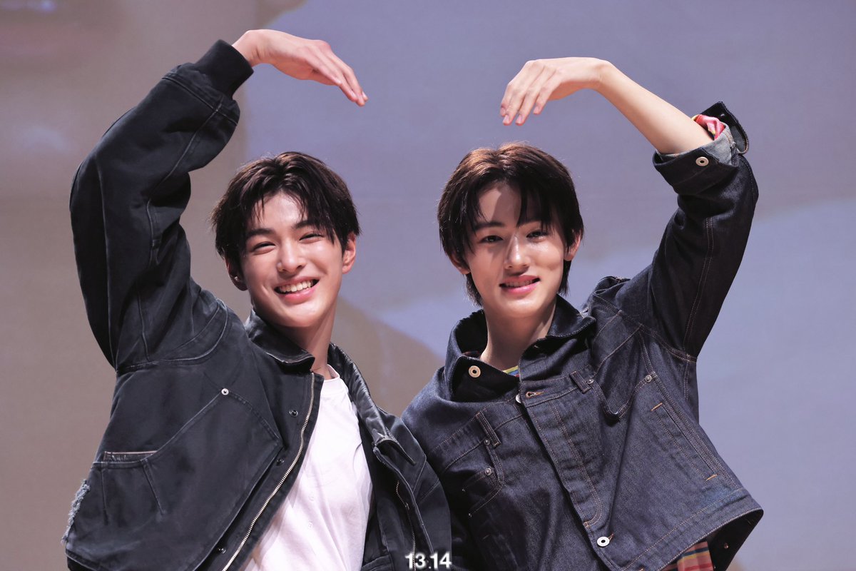 13eya14's tweet photo. 250916 🐶🦊🫶🏻
#KEONHO #건호 #SEONGHYEON  #성현 #CORTIS #코르티스 https://t.co/FQYsLn40DV