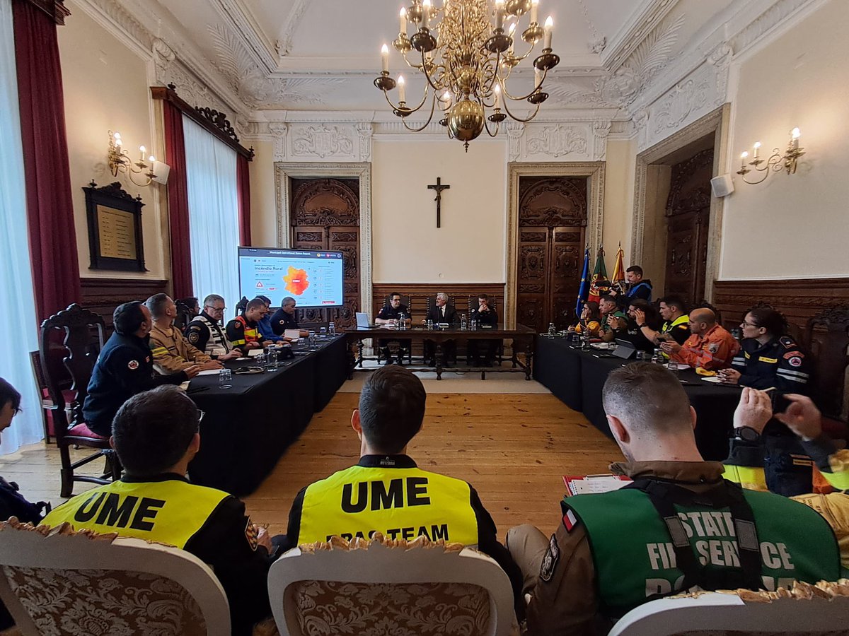 UMEgob's tweet photo. El equipo del módulo ligero contra incendios forestales #GFFF y el de drones #RPAS de la #UME (ambos certificados por la 🇪🇺) ya están en Viseu 🇵🇹 para participar en el ejercicio multinacional EU_MODEX26 de lucha contra incendios forestales. https://t.co/aVRFiVsueR