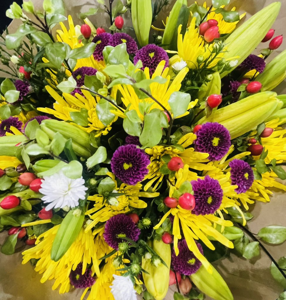 NonosFlowers's tweet photo. Get your #MothersDay orders in now. Hit us up on WhatsApp on 0817030250. #NonosFlowers https://t.co/JQk7dQPmjc