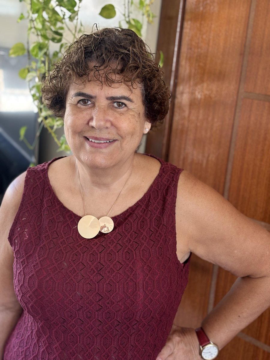 Júnia Heller tweet media