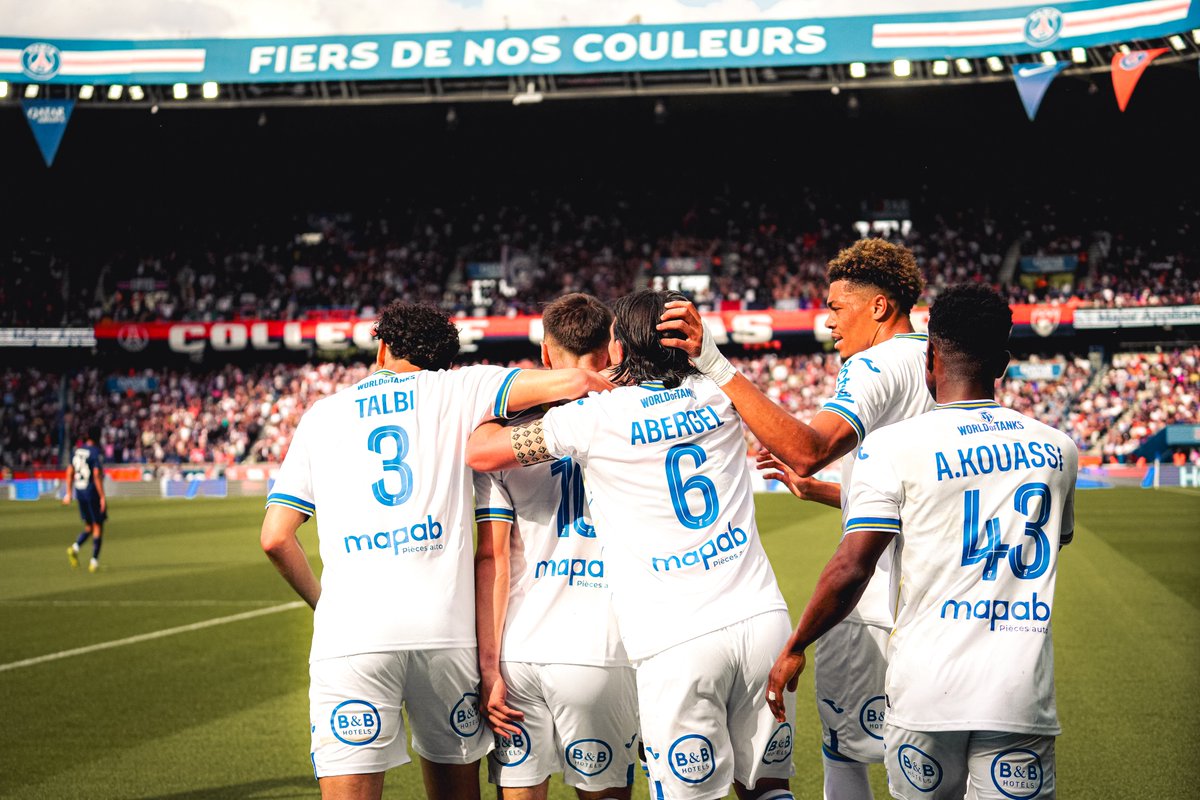 FC LORIENT 🐟 tweet media
