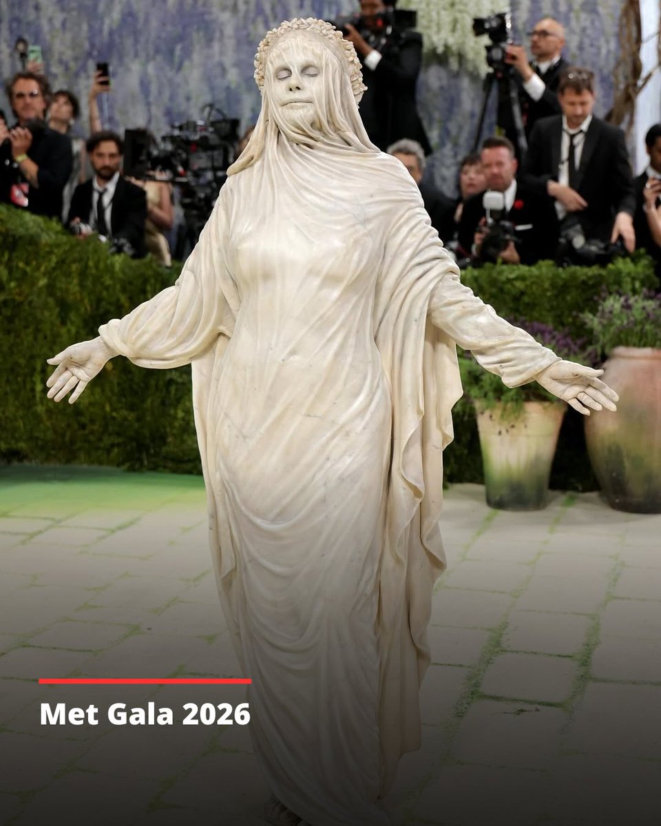 filmfare's tweet image. From a marble sculpture at the MET to jaw-dropping Halloween avatars, #HeidiKlum continues to raise the bar with her larger-than-life looks. 😍

#Trending