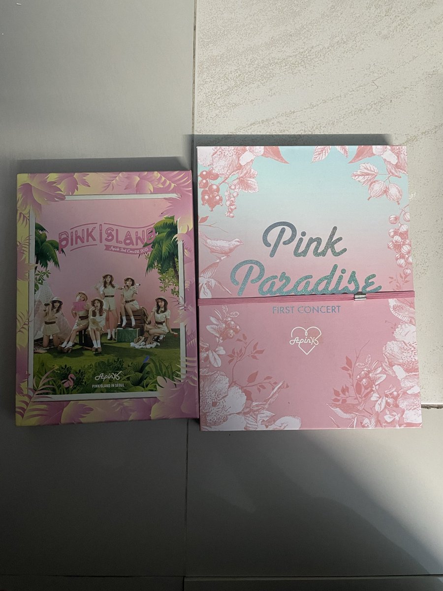 ZONEVIPX's tweet photo. คอนเสิร์ตApink อันละ 500 บาท
ปฎิทิน ปี 2017และ 2018 อัน 400 บาท #ตลาดนัดแพนด้า #ตลาดนัดapink https://t.co/gFG29xSKRH
