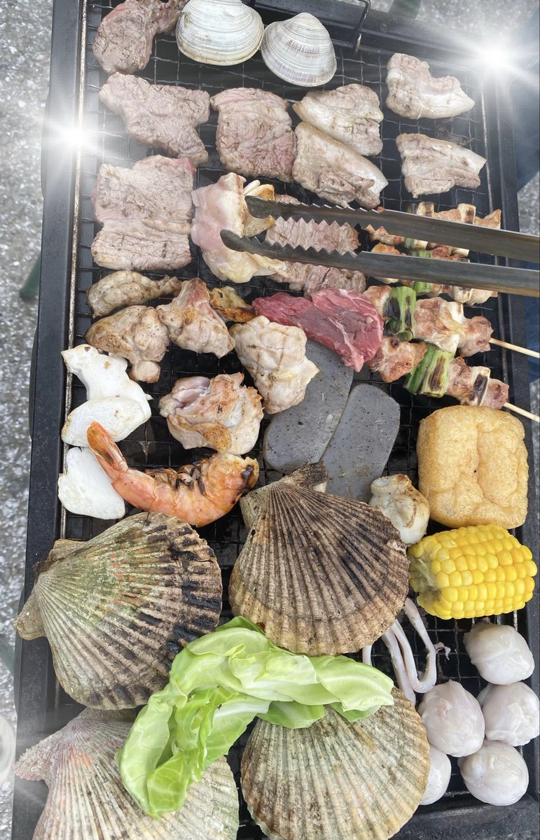 TirolCiel's tweet photo. GW恒例のBBQ🍖😋❤️ デザート🍨🍑のパフェ(ナタデココ・🍑ゼリー・白桃🍑・バニラアイス・生クリーム・パンナコッタを層に盛るだけ😅) https://t.co/dgAo1LfQX1