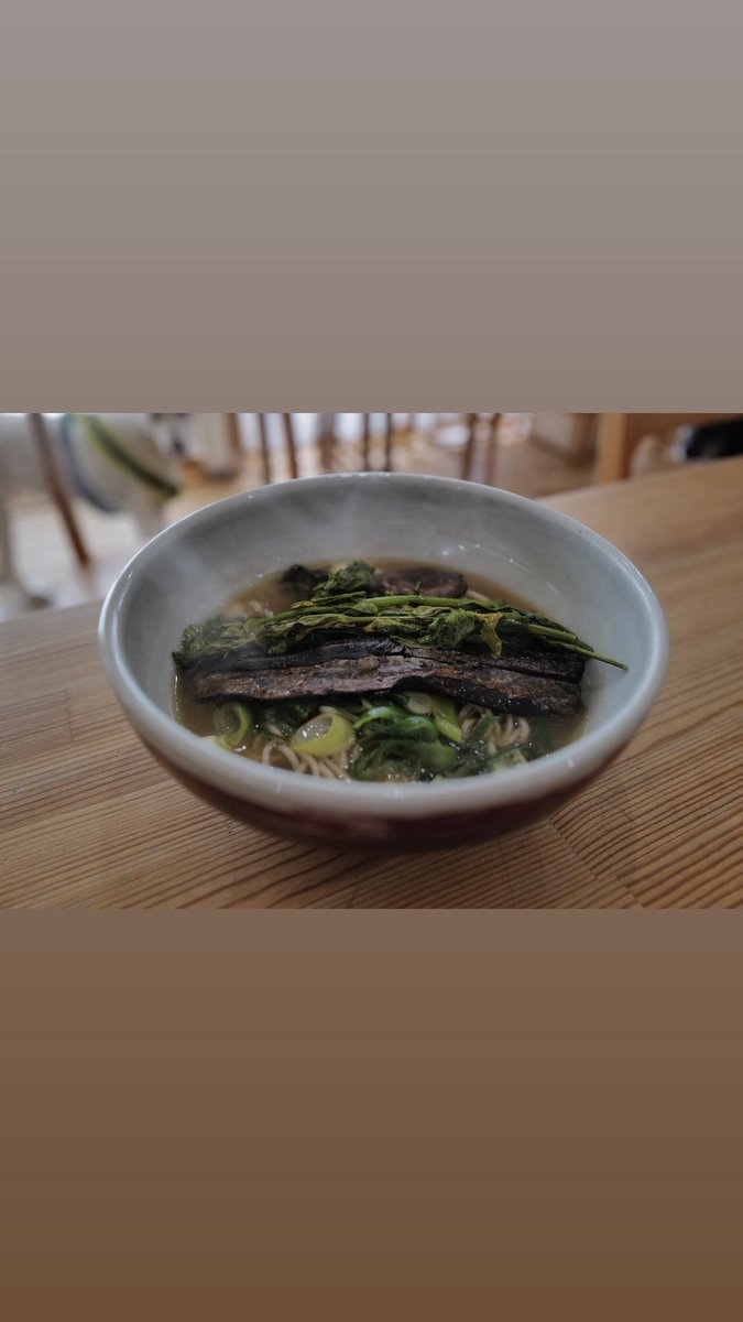 maboroshinotanp's tweet photo. こんばんは🌙

天然地蛤　40キロ完売しました、食材ほぼゼロです🙏大変申し訳ございません、5/6はお休みを頂きます。

売切れのお客さますみません、遠方からありがとうございました🙇‍♂️

今日はワンコ沢山、楽しかったです👍 https://t.co/UWGdqRdOb9