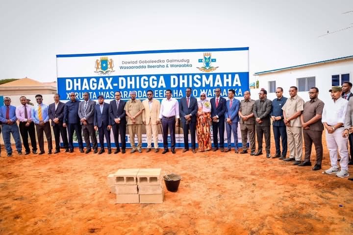 central_somali's tweet image. Galmudug President Ahmed Abdi Karie (@MrQoorqoor) laid the foundation stone for a new Ministry of Agriculture and Irrigation headquarters. #Galmudug #Somalia