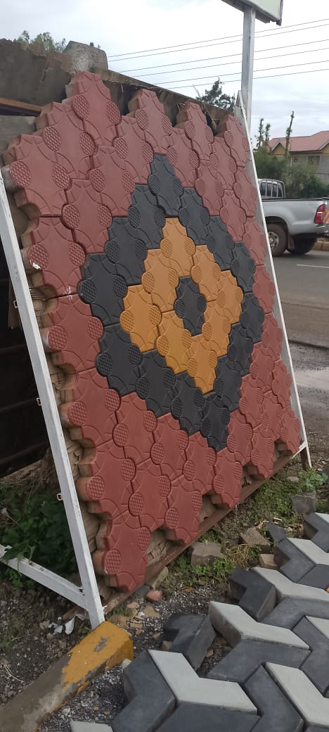 edwardmanthi's tweet photo. Transform your space with style! 
From modern to classic,we have all cabro designs you neeed to make your compound or driveway stand out!. Check out these stunning patterns-each one a perfect blend of beauty and durability. 0728065913 https://t.co/sdAexwQArz
