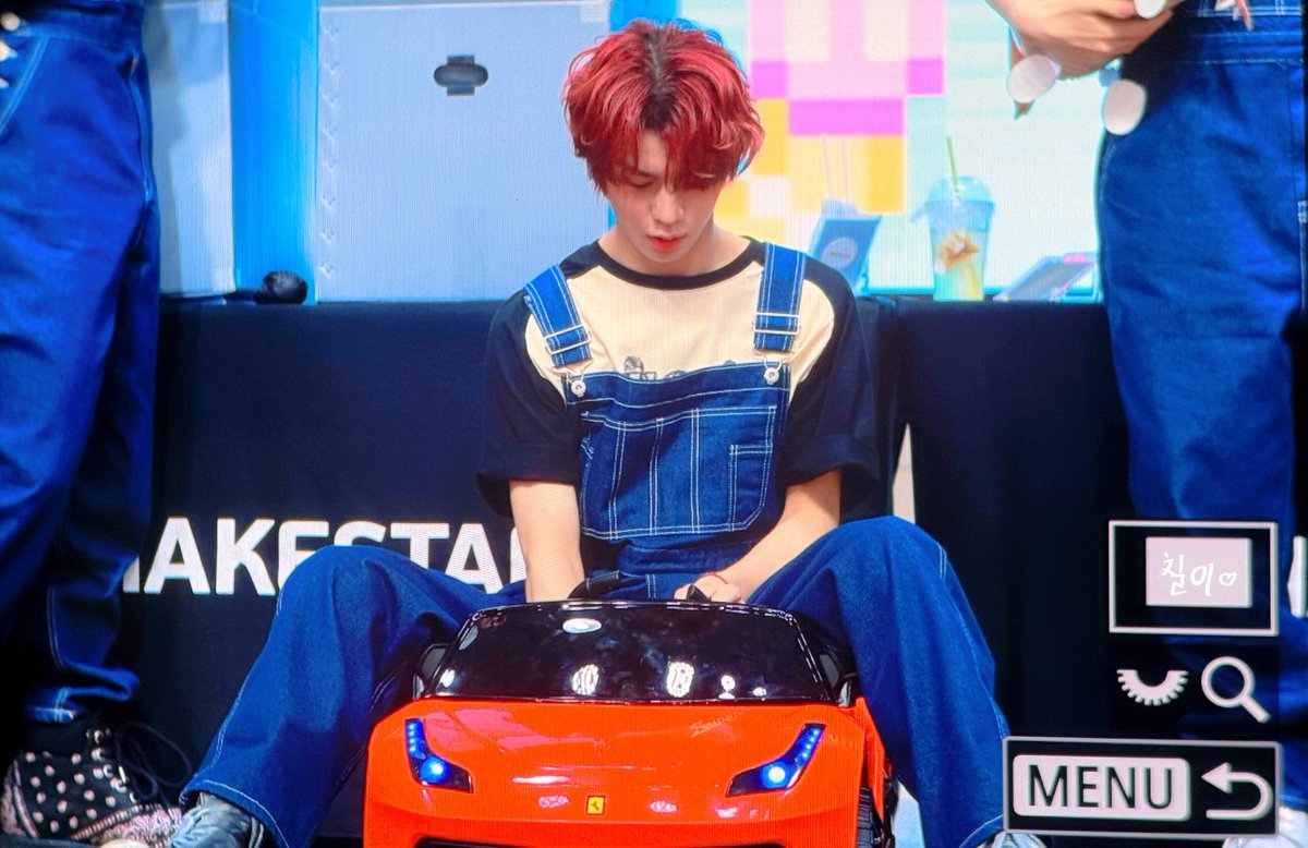 1uv0226's tweet image. 260505 🚘🚘

#With_My_Fan #NouerA #FAN  
#누에라 #판 #빙판 #陈炳帆