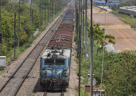 OrissaPOSTLive's tweet image. Centre has issued a gazette notification establishing the South Coast Railway Zone with Visakhapatnam as its headquarters. 

The new zone, effective June 1, 2026, will include Guntakal, Guntur, Vijayawada and Visakhapatnam divisions.

#Railways #SouthCoastRailway #Visakhapatnam
