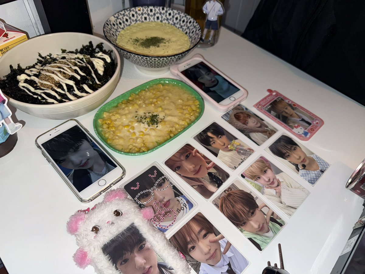 하나 tweet media