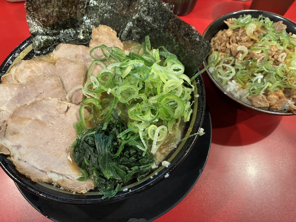 ぴ tweet media