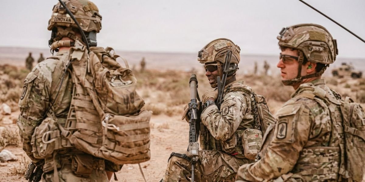 La marocaine au lieu de s'occuper de son Momo6 et les disparus américains au Maroc🇲🇦  elle s'en prend à l'Algérie, elle est vraiment envahissante cette rabâcheuse..
