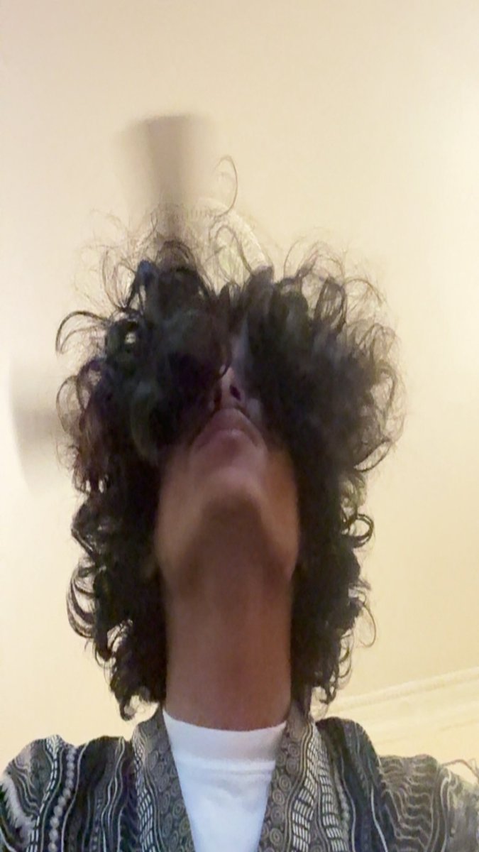 WeirdFishhess's tweet photo. “ Cut that lil goatee off it’ll grow faster ” https://t.co/wmZ2hJlrZB