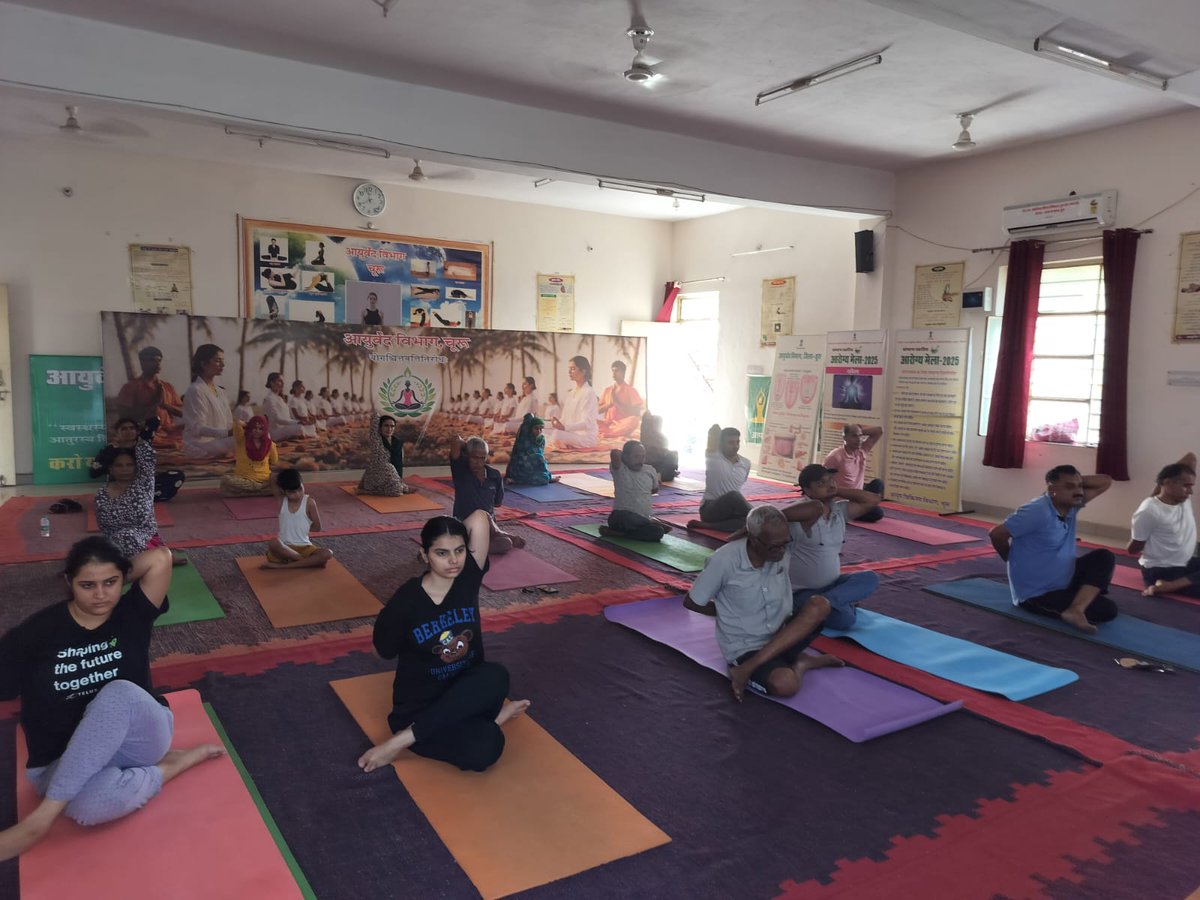 ayush_rajasthan's tweet image. योगाभ्यास शिविर निरोग जीवनए स्वस्थ मन
#yoga #ayurveda #Ayush #churu