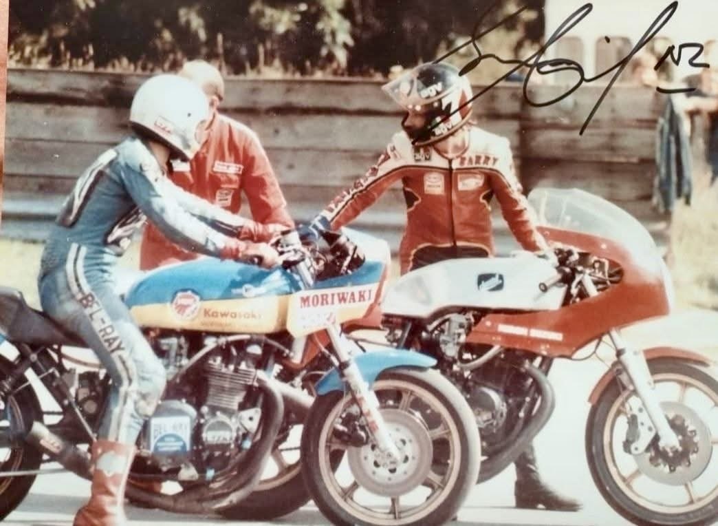 popsyosh34's tweet photo. Graeme.         Barry 
Moriwaki.  Vs   Dunstall 

#Diesels https://t.co/w7Rh9vImgY