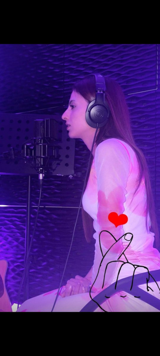 MusaSiddiq99468's tweet photo. Singer hana is back on set🔥
Just waiting to hear her melodious n healing voice 🥹❤️‍🩹 

Can we plz get a glimpse of it🥺 or any update ?@Farrhana_bhatt 

#FarrhanaBhatt #FarrhanaRebellions https://t.co/7chZQhw9K6