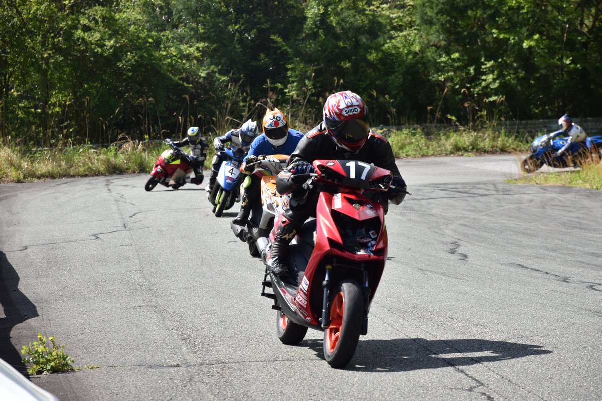 reba_cb400sf's tweet photo. お待たせしました‼️
膝神祭残り2000枚の写真です‼️
お手数ですが、
こちらも拡散お願いします🙇‍♂️

https://t.co/ldLgZ47xLA

スタート前の写真と
走行中の写真ありますよ‼️

#膝神祭 https://t.co/KtiAKyEI0B