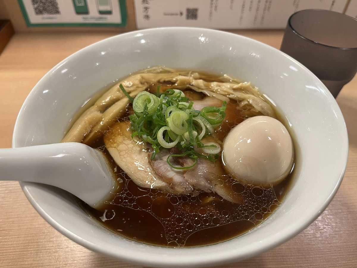 ねる tweet media
