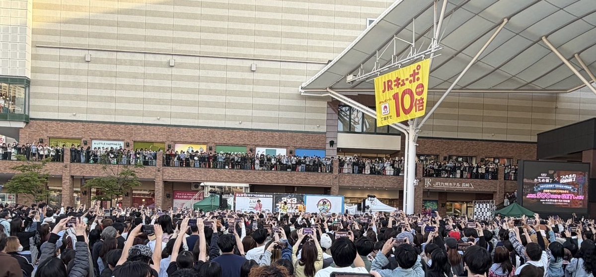 モナキ tweet media
