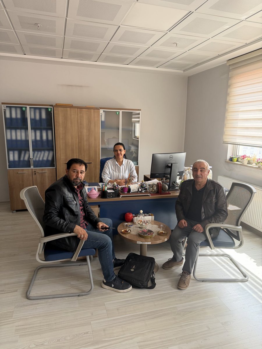 yys_van1's tweet photo. Yürütme Kurulu olarak:
✅Van AFAD
✅Van İlbank Bölge Müdürlüğü
✅İpekyolu-Tuşba Tapu Müd.
✅ Van Kadastro Bölge Müd.
ziyaret ederek, emekçi arkadaşlarımız ile;
🔴 Toplu İş Sözleşmesi süreci 
🔴 Emekçilerin Hak Kayıpları
🔴 Sendikal Mücadele Politikamız hk. Örgütleme yapıldı https://t.co/xa8u9rkcxq