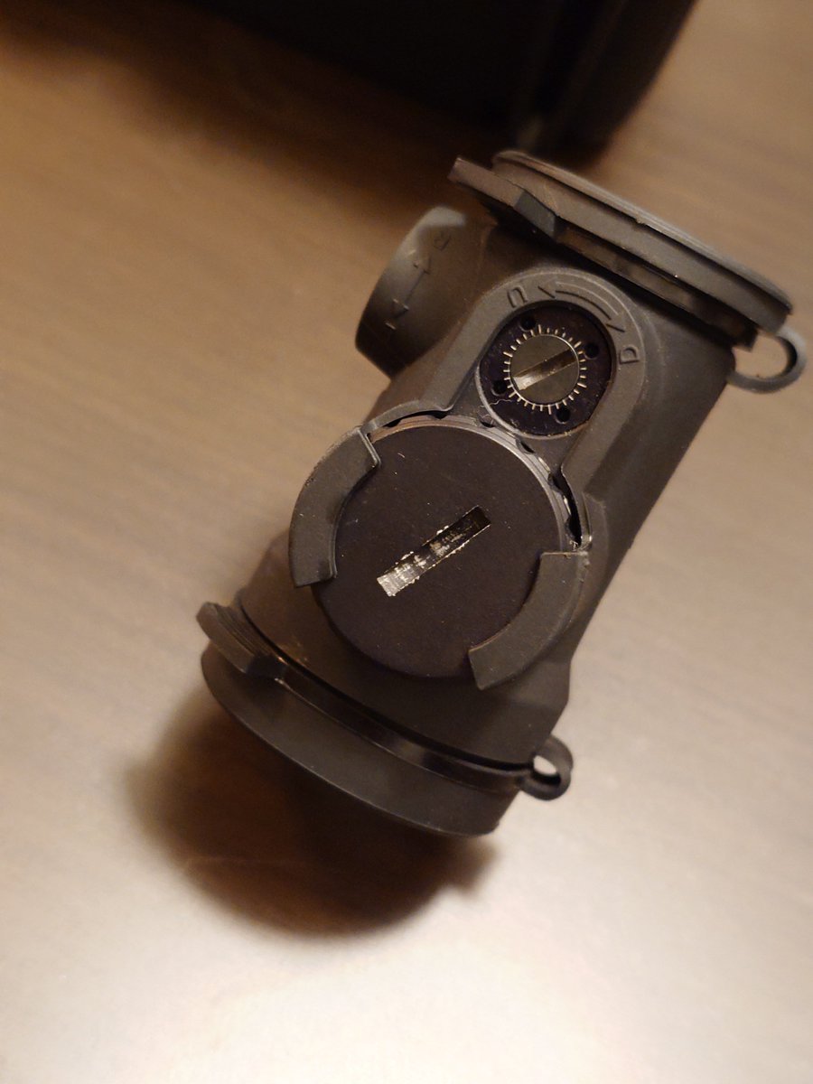 ERi4s tweet media