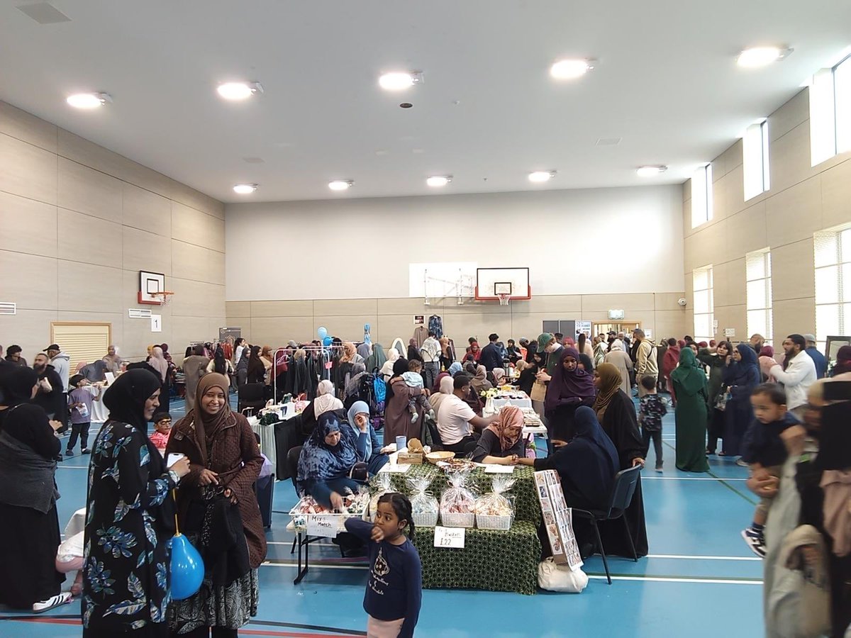 Hamza_Taouzzale's tweet photo. Another fab EID event held by QPBA at the Jubilee Community Centre in the very heart of Queen’s Park! 🌹👑🌳
Lovely to see everyone out and enjoying themselves! 
Thanks to @siddique761 and QPBA for having me!🎉🎉🎉
#QueensPark #Eid https://t.co/b3V3UjGDm5