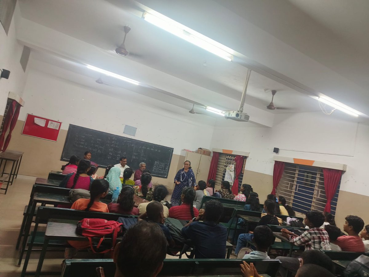 CENTRAL HINDI DIRECTORATE tweet media