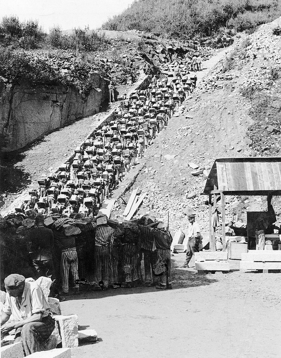 AuschwitzMuseum's tweet image. 5 May 1945 | The US Army soldiers liberated the German concentration camp complex Mauthausen-Gusen. Between 1938 and 1945, over 190,000 people were imprisoned there. At least 90,000 of them were killed, including some 28,000 Poles. 

More: bit.ly/4f76muu