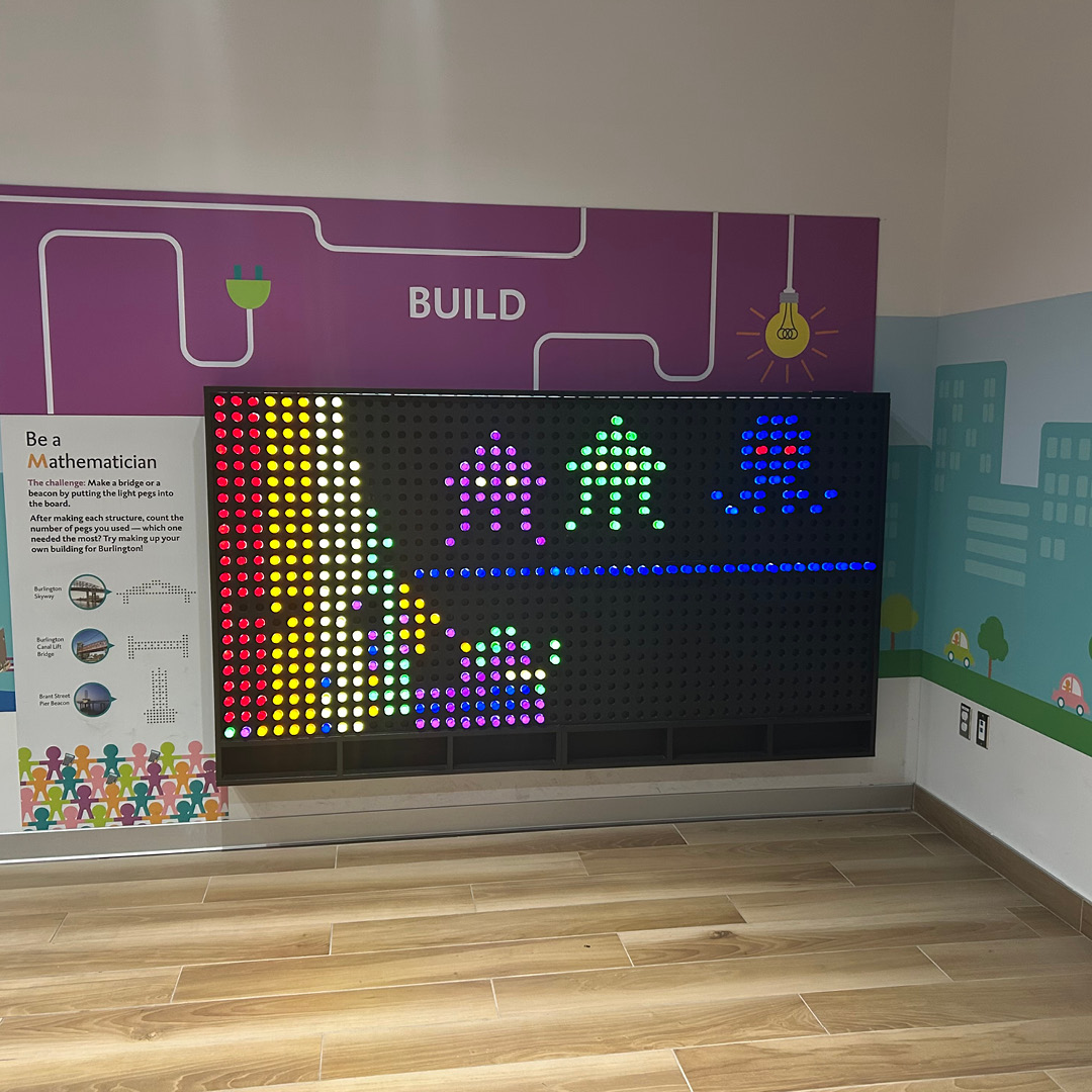MuseumsBurlON's tweet image. The light bright wall at Joseph Brant Museum is favourite for visitors of all ages! Joseph Brant Museum is open Tuesday-Saturdays, 10am to 4pm. The family rate is $30 (includes up to 2 adults and 4 children). Parking is free.

#familyfun #familyactivities