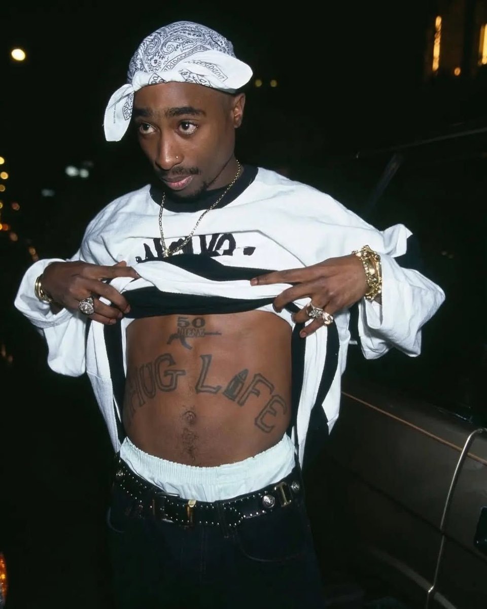culturejpg's tweet photo. Some fashion styles of Tupac https://t.co/dZu4Rp5nd5