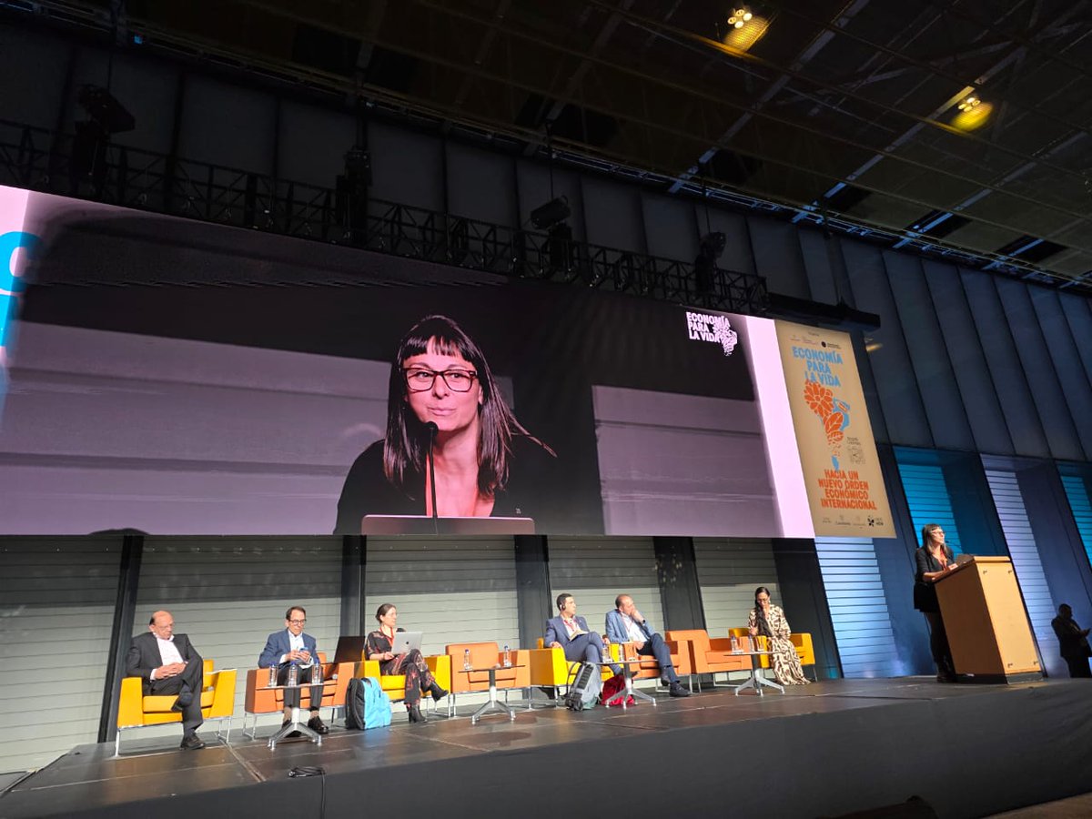 Cecilia Rikap tweet media