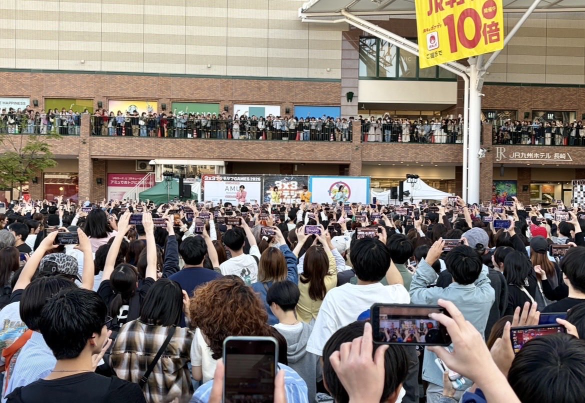 モナキ tweet media