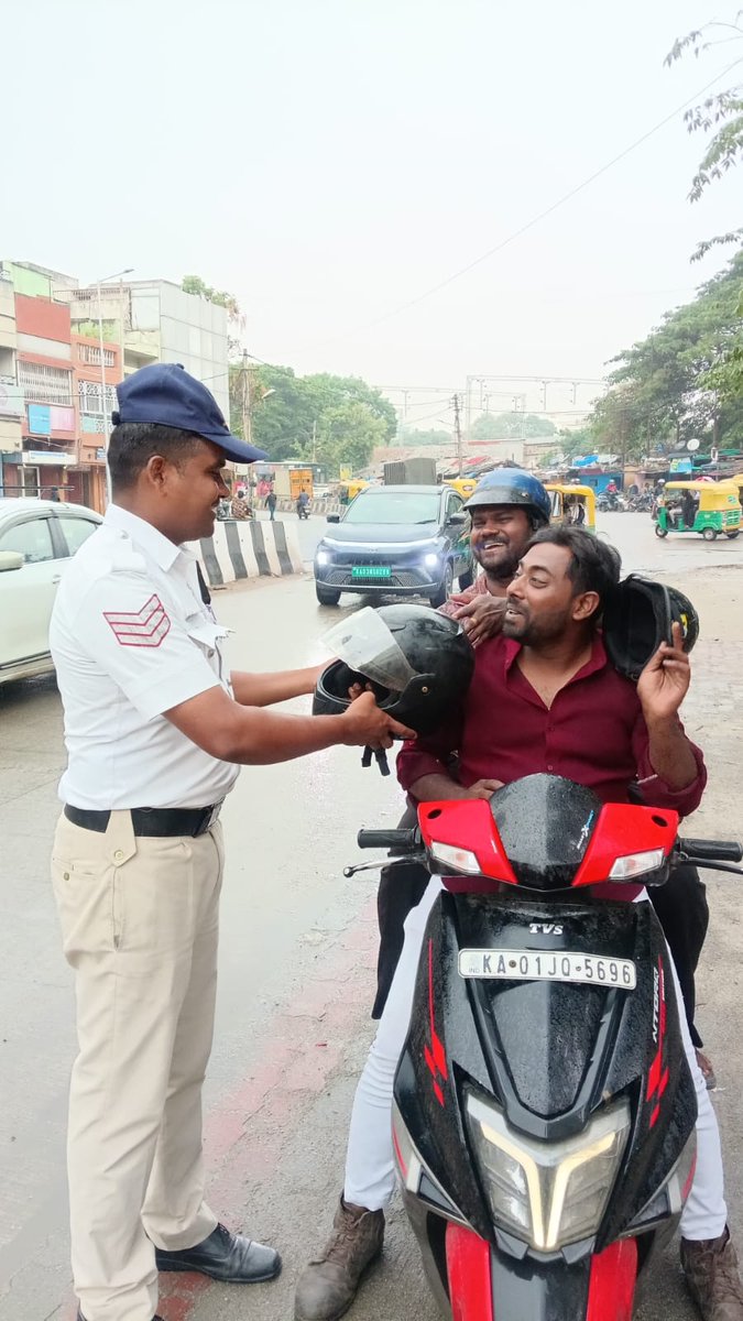 PULAKESHINAGAR TRAFFIC BTP tweet media