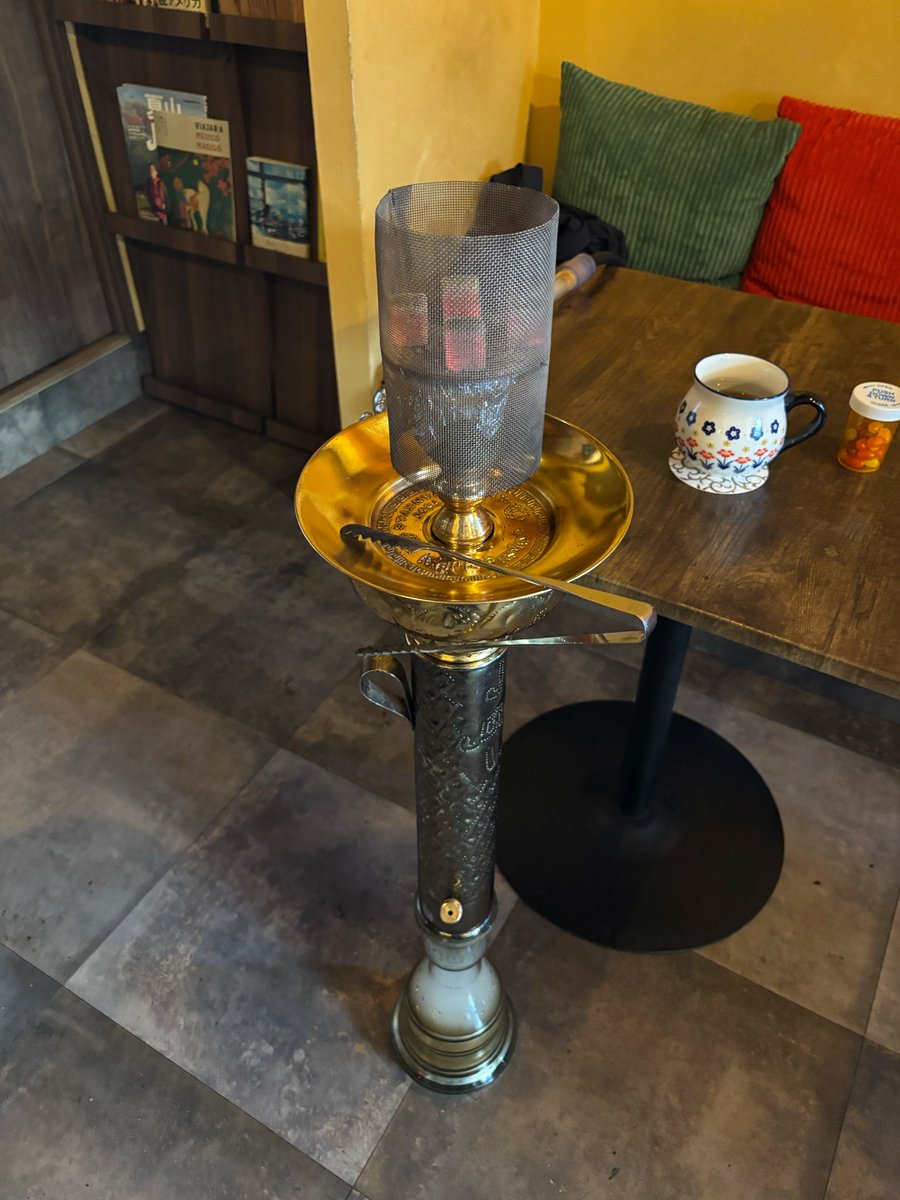 PelaPaper's tweet photo. shisha_luz_kagurazaka 神楽坂 Luz さん

オルメカ Mixを頂く。
吸いごたえのある煙が美味しい。
煙の先にオールドタウンを見る。 https://t.co/LTt1vl8KDL