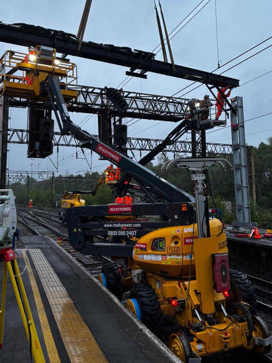 Liverpool Lime St tweet media