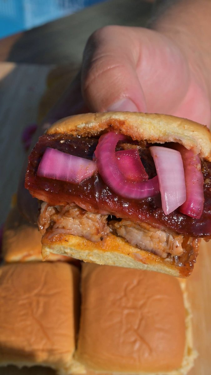 bbqfriend's tweet image. BBQ Rib Sliders!   Our take on the McRib but better

#bbq #bbqribs #sliders