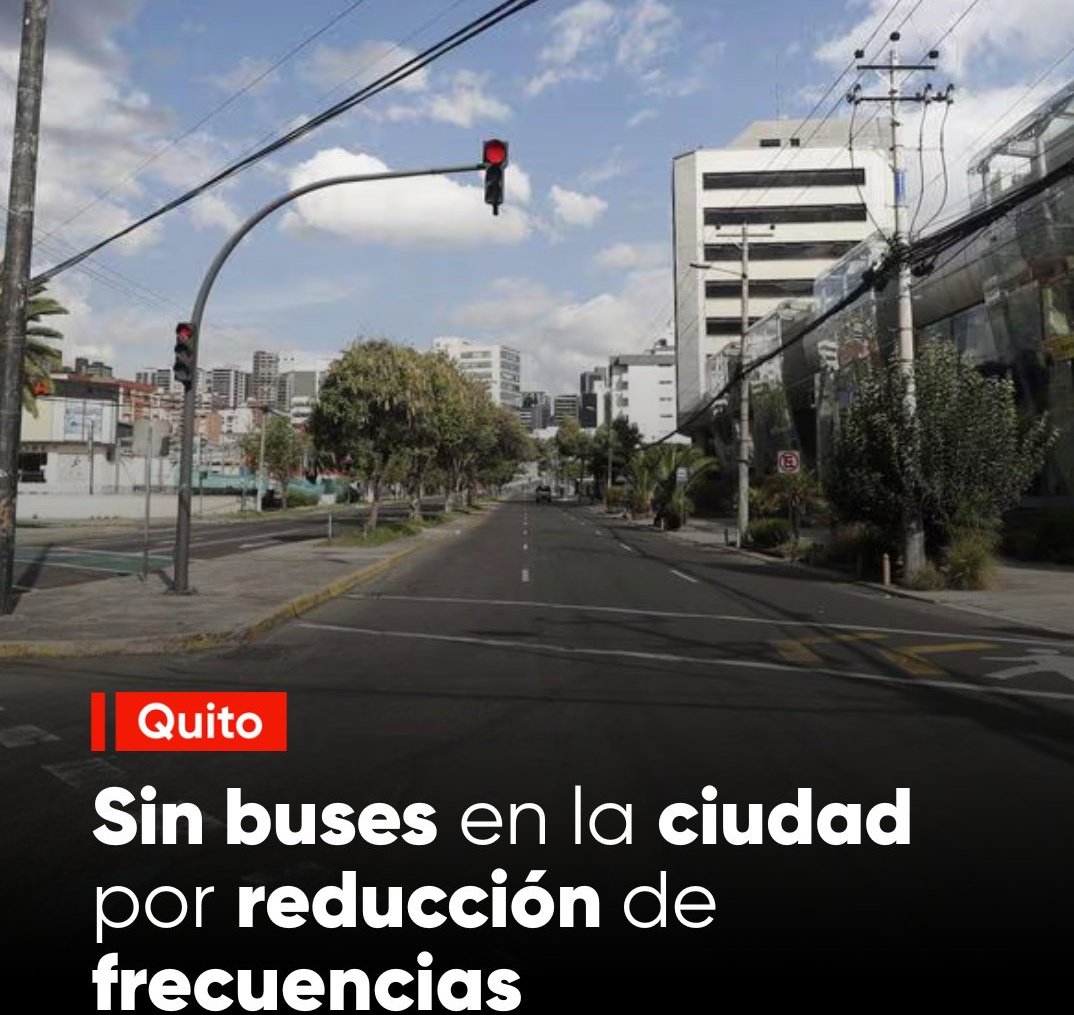 🚨 #QUITO / QUE GRAN CHANTAJE
🔹 Los #buseteros #aplaudieron a NOBOA cuando eliminó el #subsidio al diésel. ¿Por qué? Porque les ofreció #bonos millonarios.
🔹Ahora que incumplió y no les quiere pagar presionan al Municipio para que les suban los pasajes.