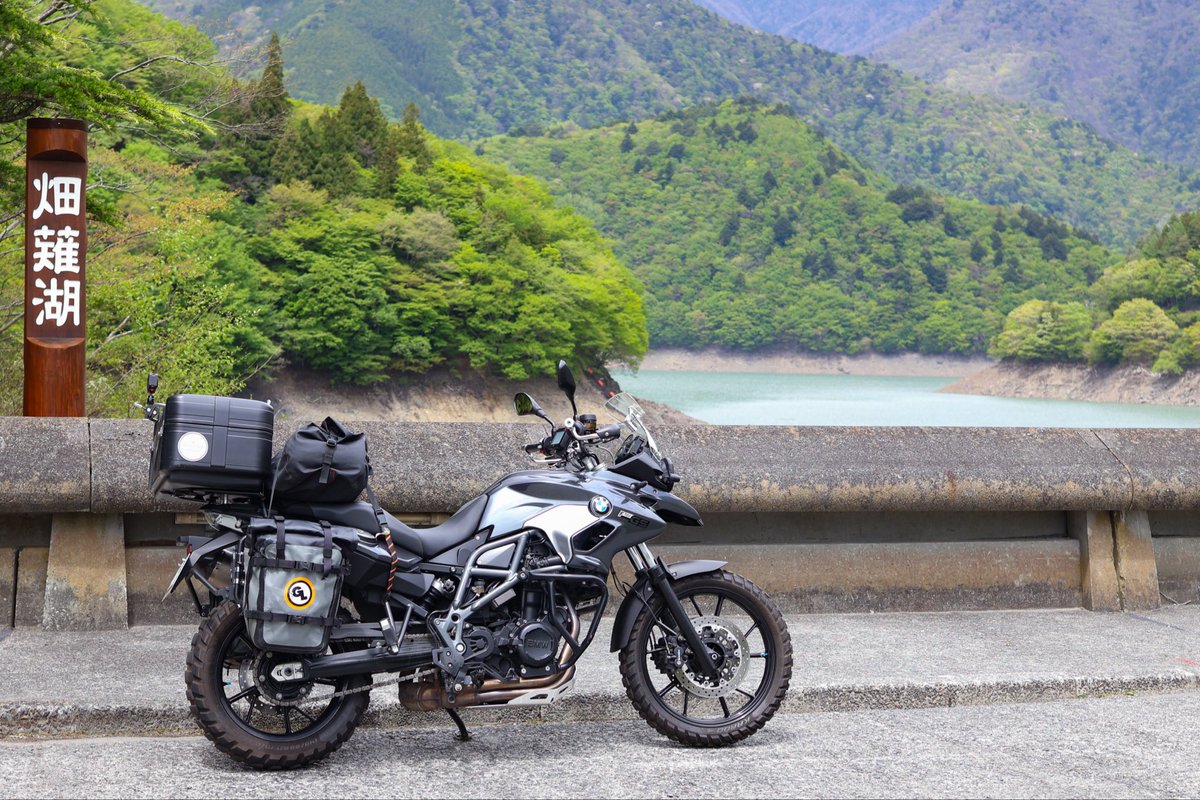 taka_crf250's tweet photo. 僕の旅スタイル

#giantloopのソフトパニア は
5年ほど使っているが
旅か終わったらすぐ風呂場で洗って
乾拭きして大切にしてきた

とにかくタフ💪
※一度 左側をガードレールに
ぶつけたが 本体はなんの問題もナシ

これからもよろしく！

#giantloop
#僕の旅スタイル
#あなたの旅スタイルを見せて https://t.co/uJ56hHYk1H