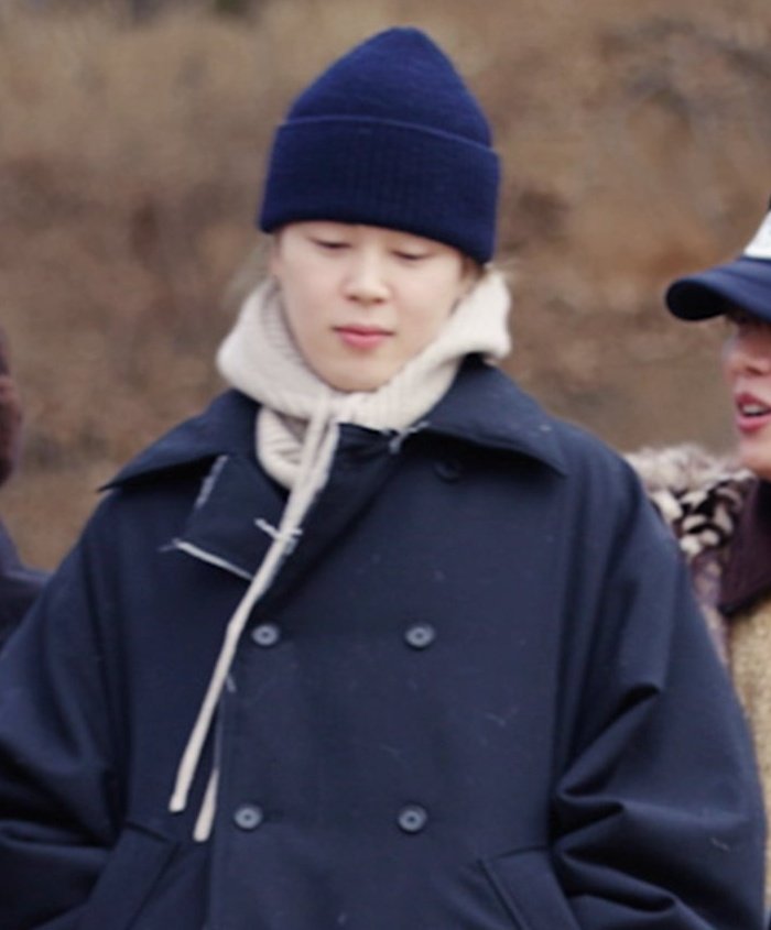 beefzax_'s tweet photo. #alwaysmatching : jikook’s outfits look like they’re on a winter date. https://t.co/X4EcJFJb3b