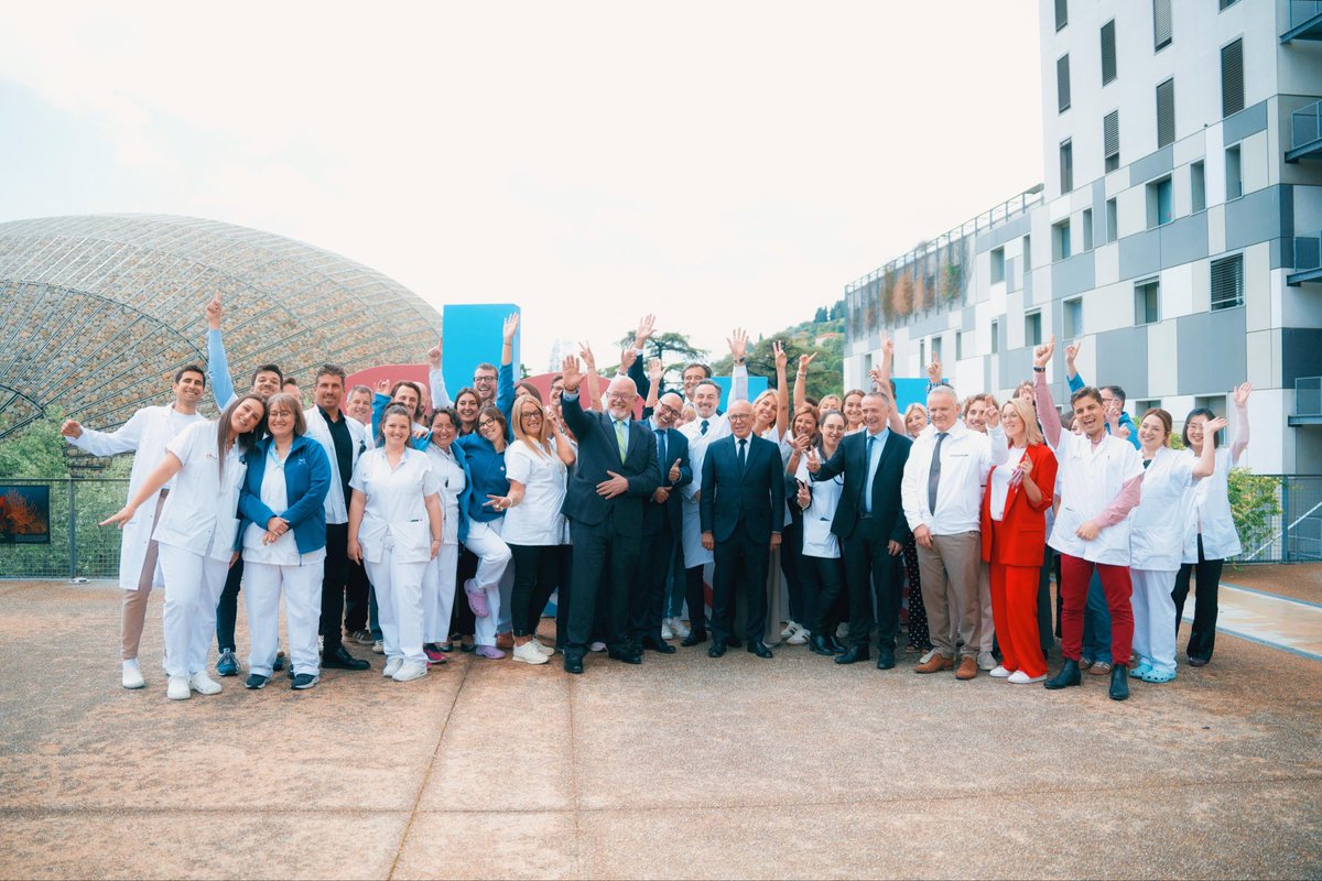 eciotti's tweet photo. Au CHU Pasteur 2 à Nice, pour l’inauguration de la troisième plateforme robotique chirurgicale.

Notre hôpital se modernise pour répondre aux enjeux de la médecine : des gestes plus sûrs et des hospitalisations plus courtes pour les patients. https://t.co/xtskUP8zJM