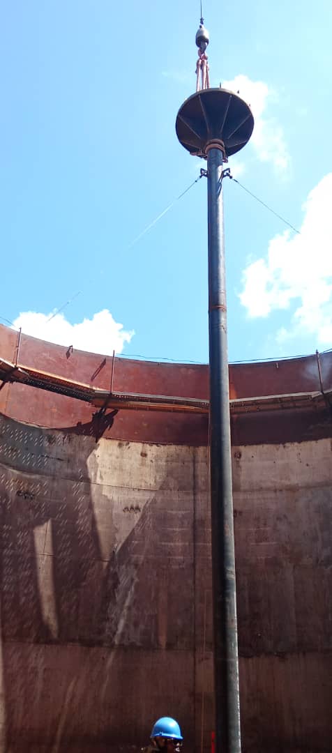 empetcupet's tweet photo. Continúa a buen ritmo los trabajos en el tanque 10 de Guirabo, Holguín, a cargo de la División Santiago de Cuba. #Cuba #PetrolerosPorCuba #LaEmpetVaPorMas https://t.co/3W2kJ7zJd7